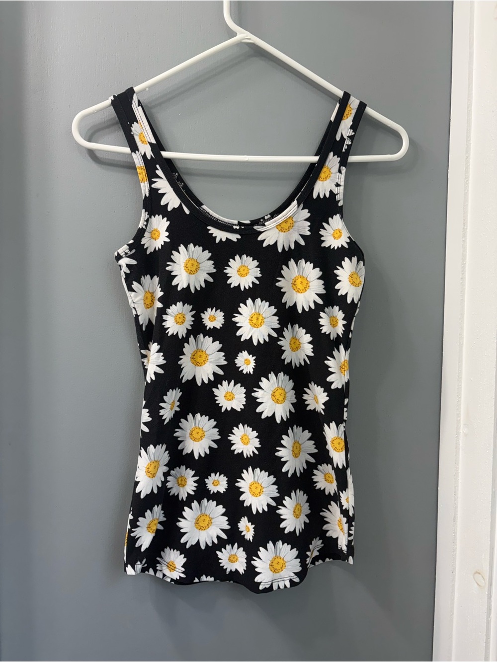 No Boundaries Black Daisy Tank Top with White & Yellow Flowers